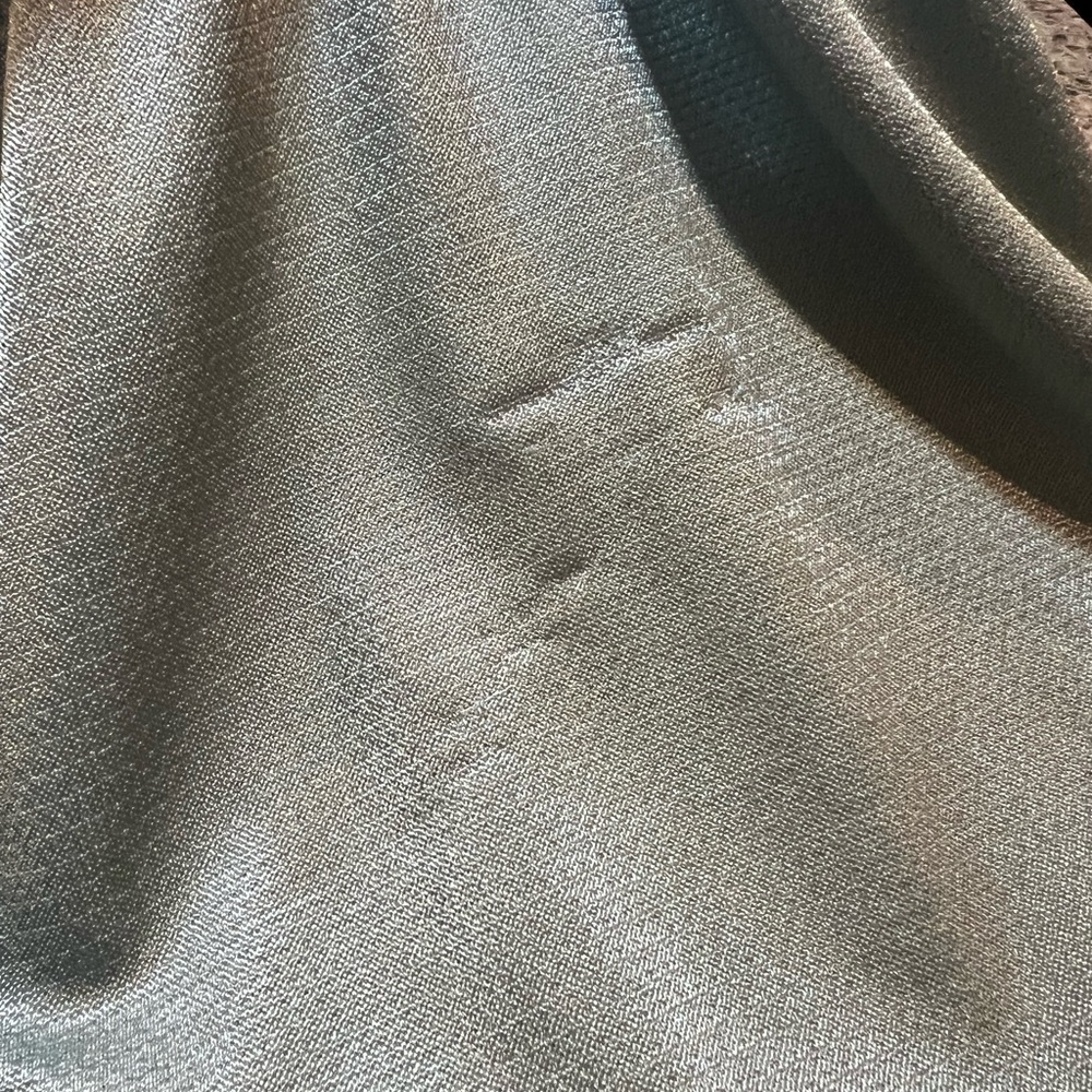 ❗️Under Armour Women's Light Gray/Green Athletic Shorts - Picture 4 of 4